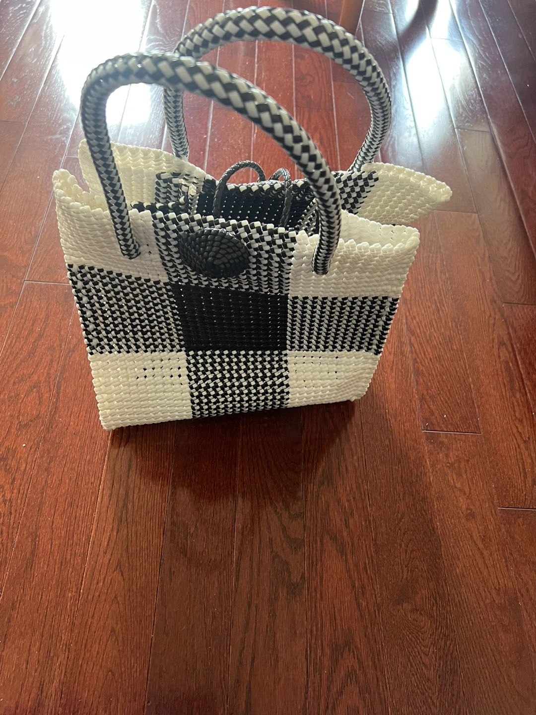 Black and White Buffalo Check Woven Tote Bag - photo 4
