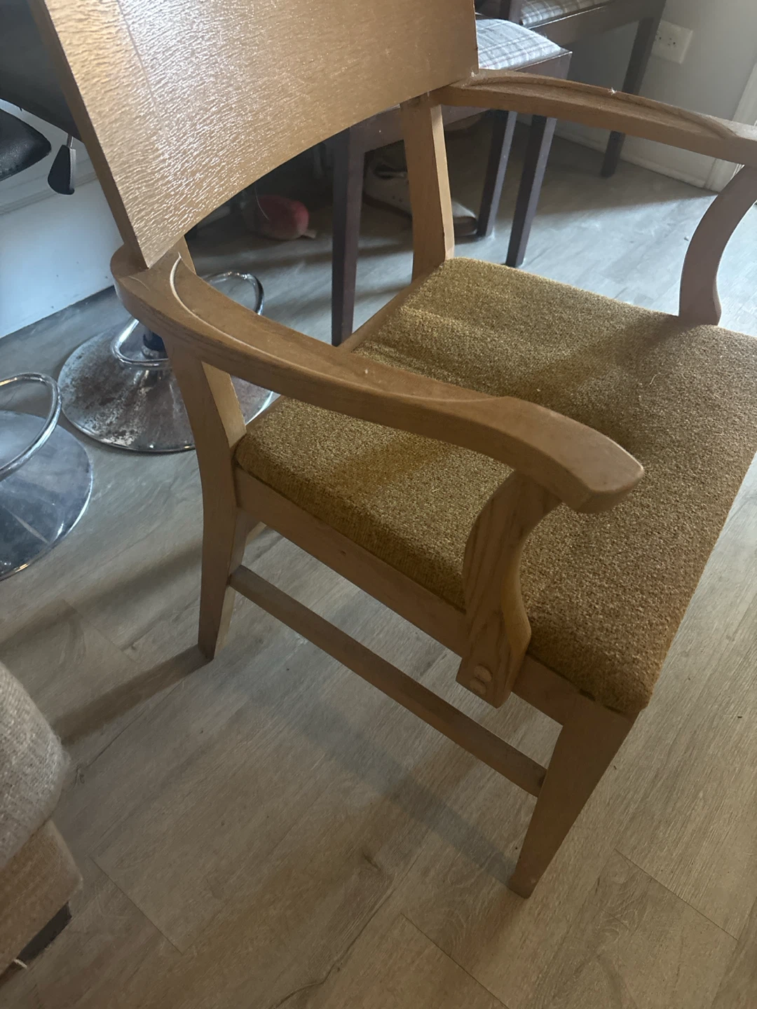 Vintage wood chair best offer - photo 2