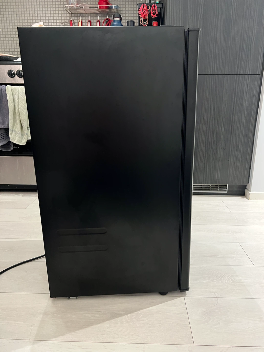 Hamilton Beach 3.3 Cu.Ft Mini Fridge - photo 3