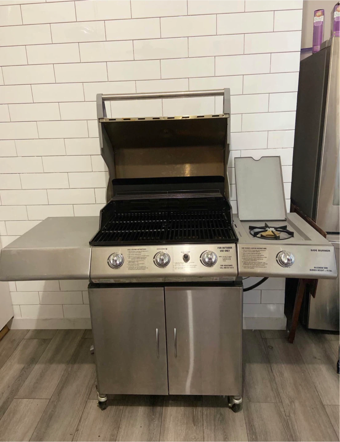 Char-Broil Gas Grill with Side Burner - photo 2