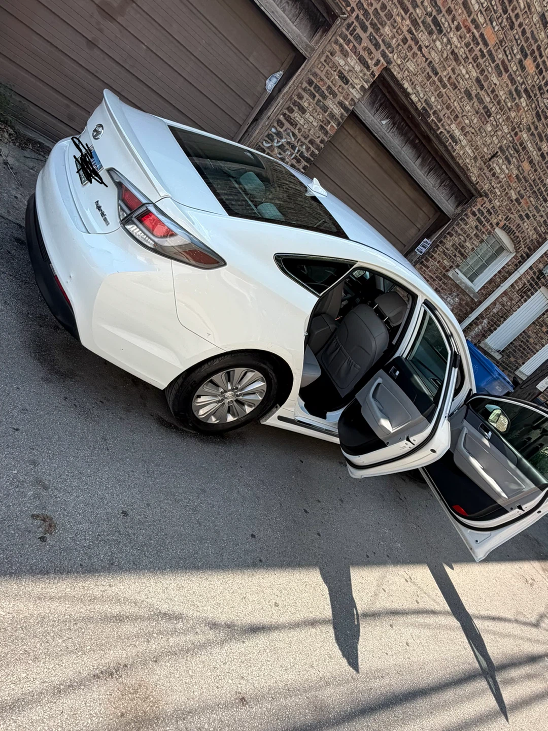 White Hyundai Sonata Sedan - photo 4