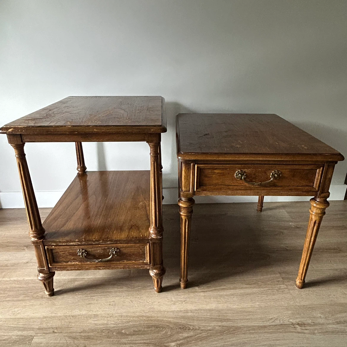 Pair of Vintage Henredon Fine Furniture Solid Wood Nightstands