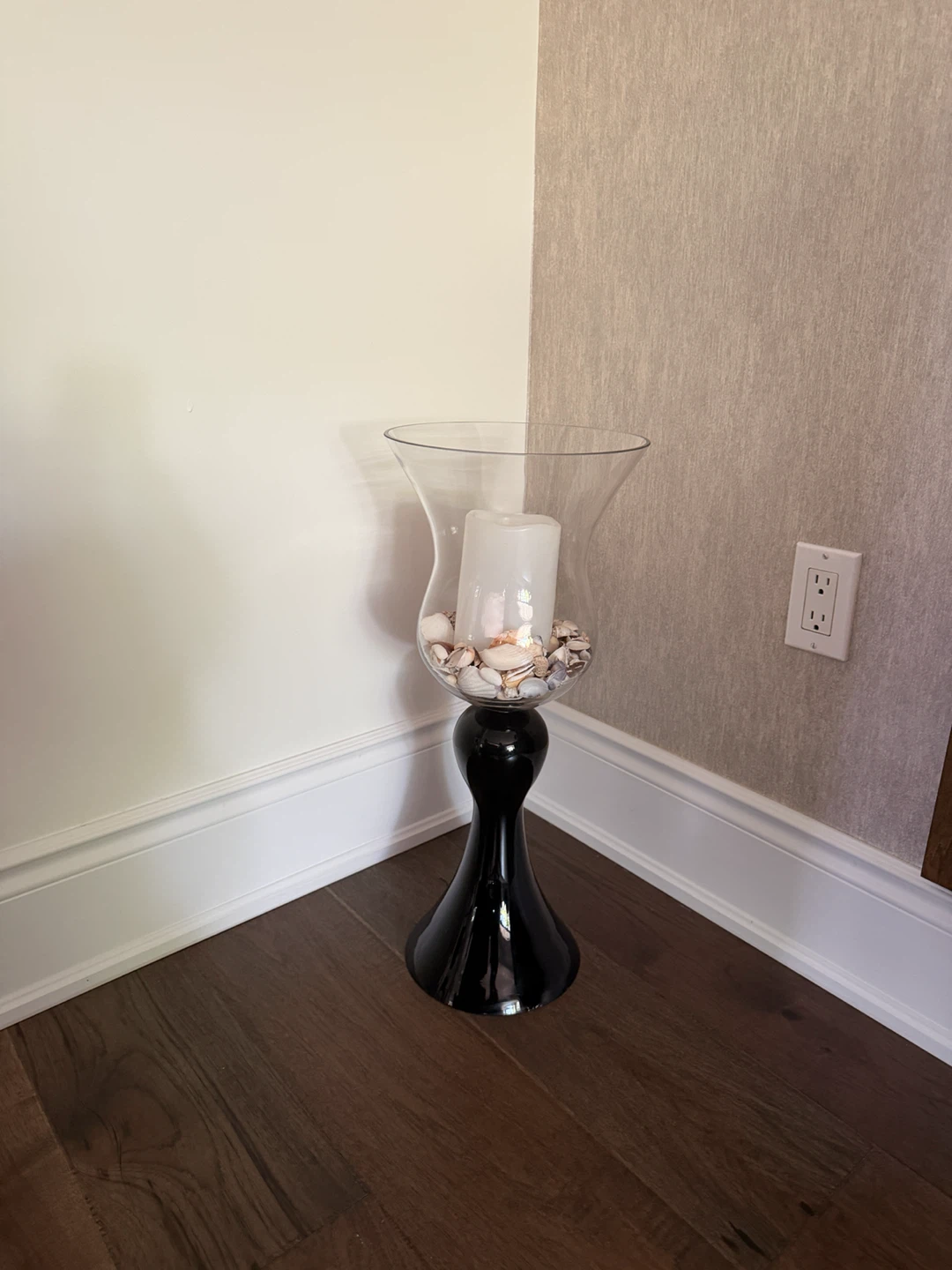 Glass hurricane candle holder with shells