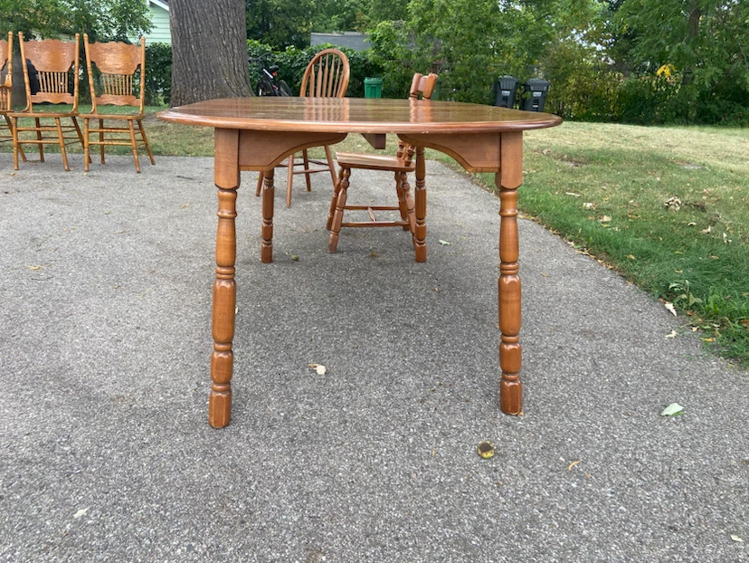 Wooden Dining Table with Leaf Inserts & Chairs - photo 5