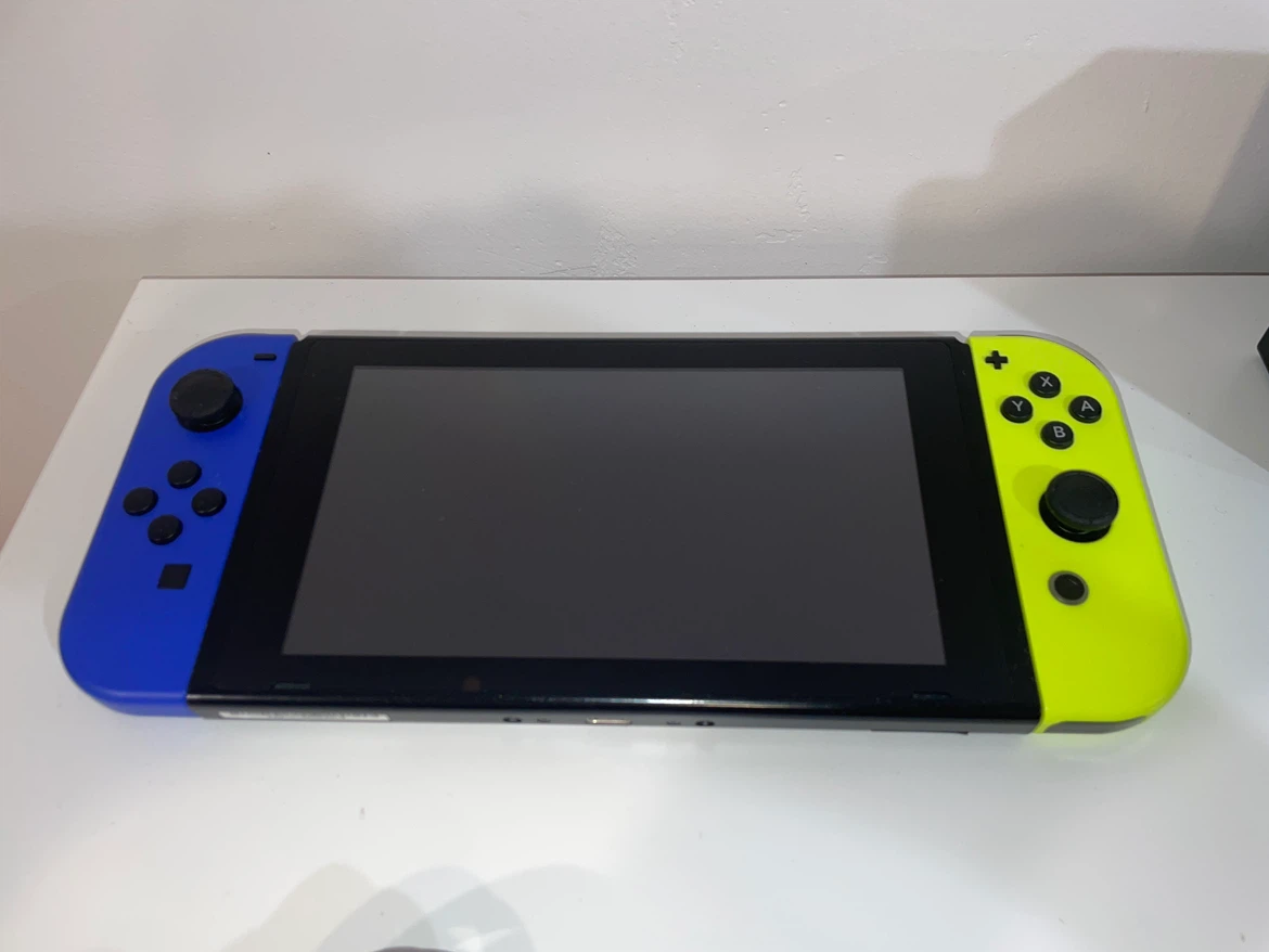 Nintendo Switch bundle with games - photo 3