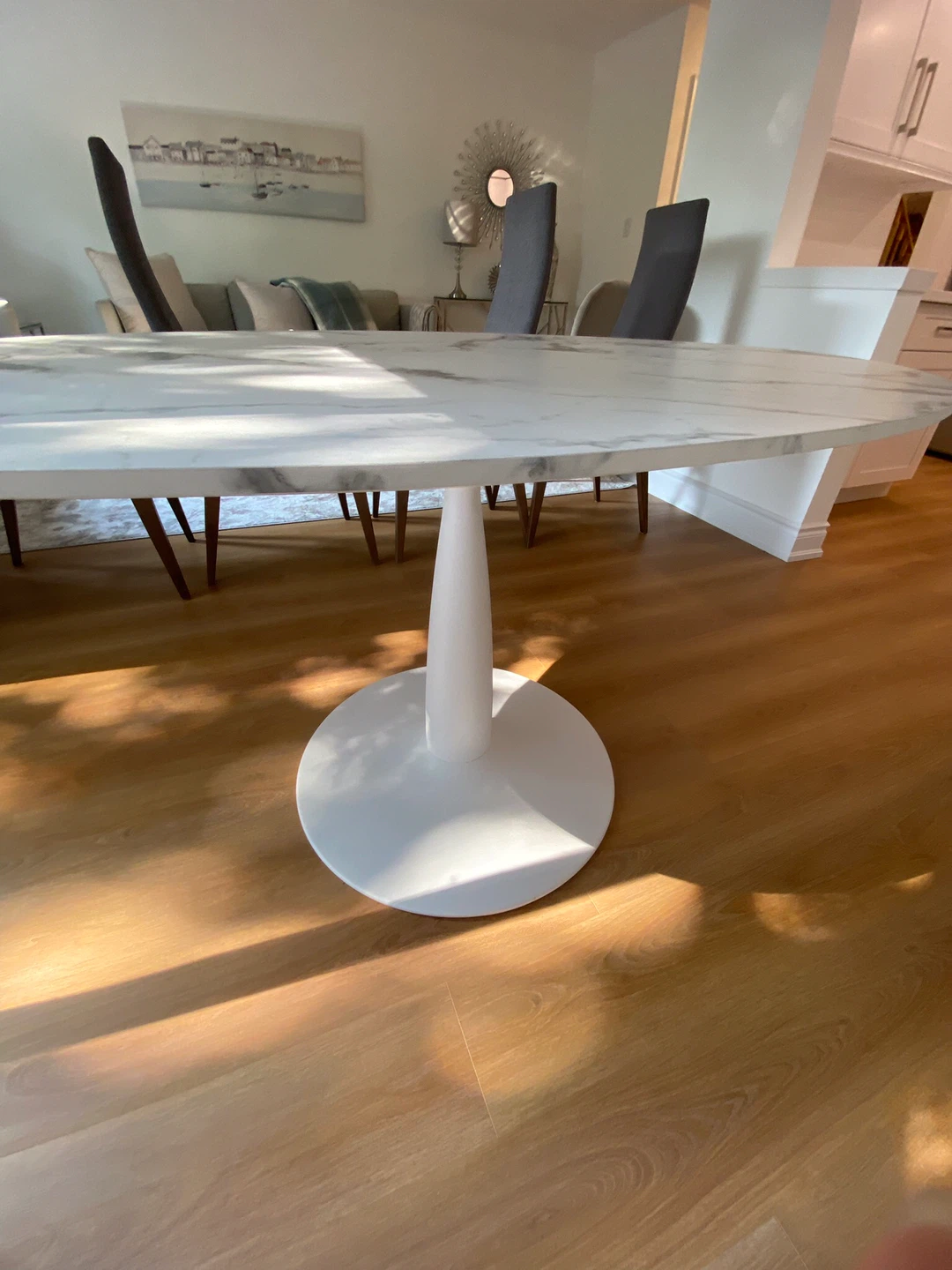 Moving Sale - Excellent Oval Marble Dining Table - photo 5