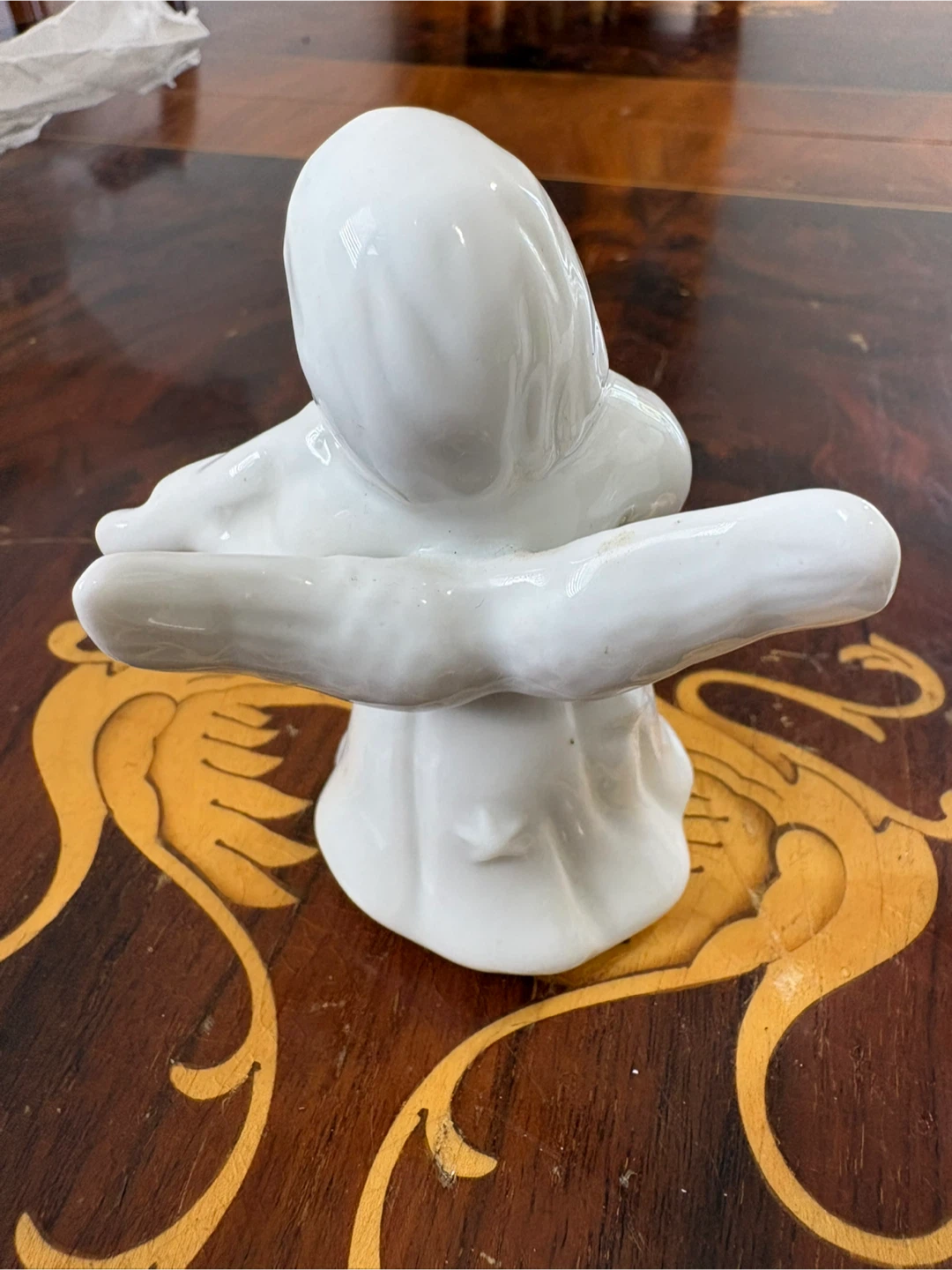 White Ceramic Angel Figurines - photo 4