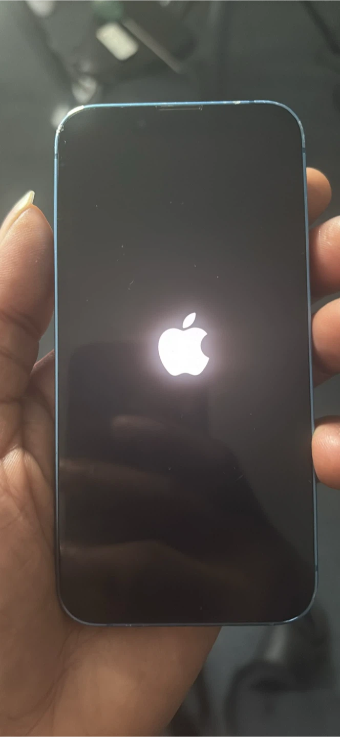 Blue iPhone 13 - Cracked Back- unlocked - photo 2