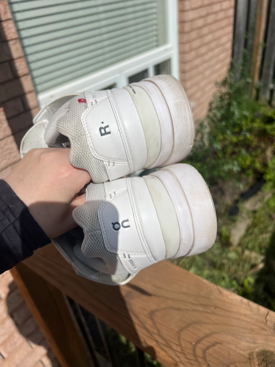 Mens ON Cloud Roger Clubhouse White Sneakers size 11 - photo 3