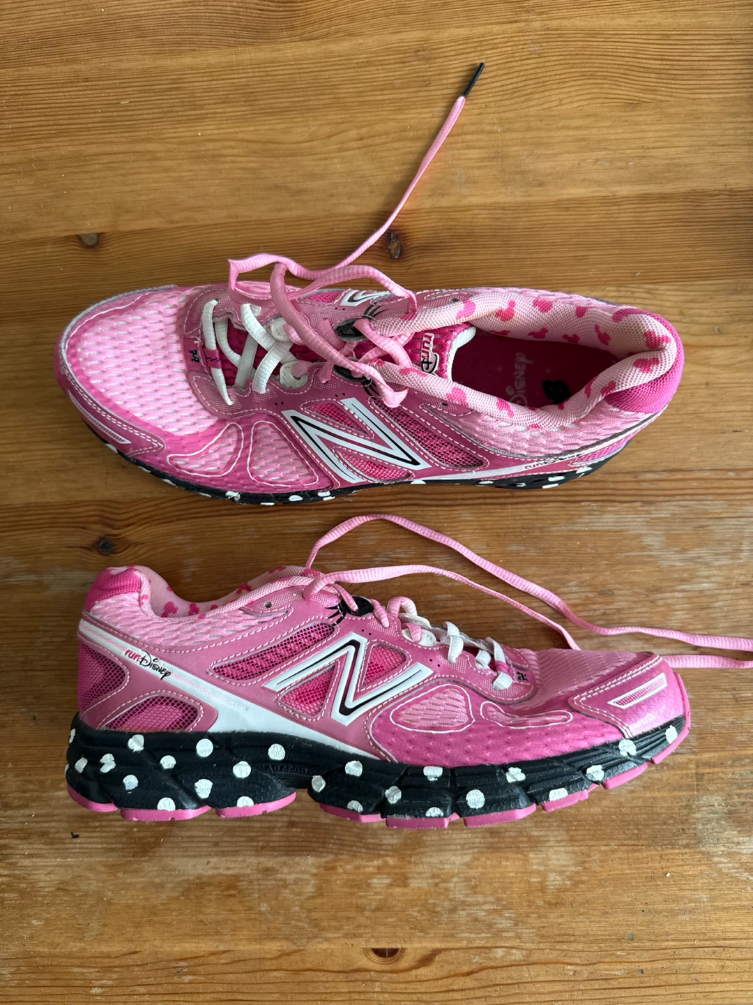 New Balance RunDisney 860 Running Shoes - Minnie Mouse Size 8