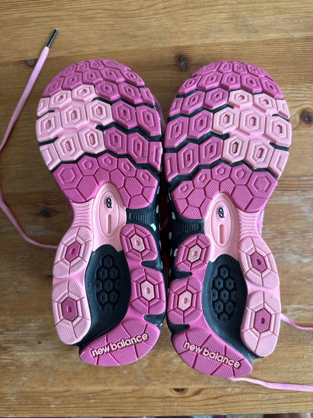 New Balance RunDisney 860 Running Shoes - Minnie Mouse Size 8 - photo 3