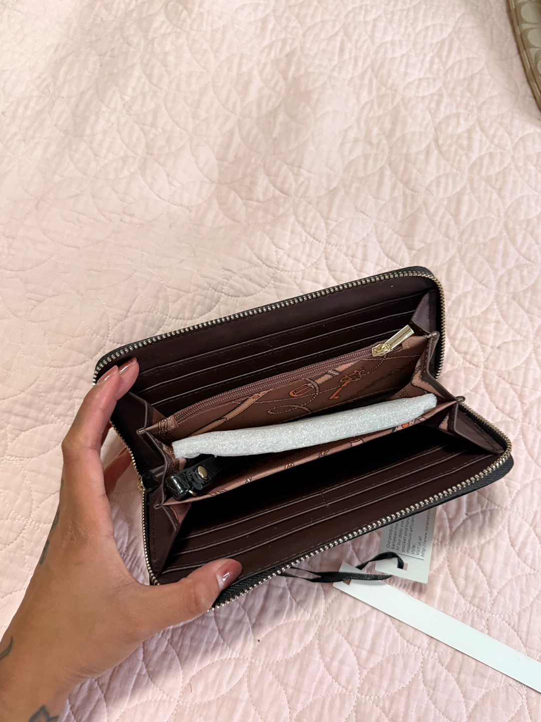 LA TERRE FASHION Black Patent Zip Around Wallet - photo 2