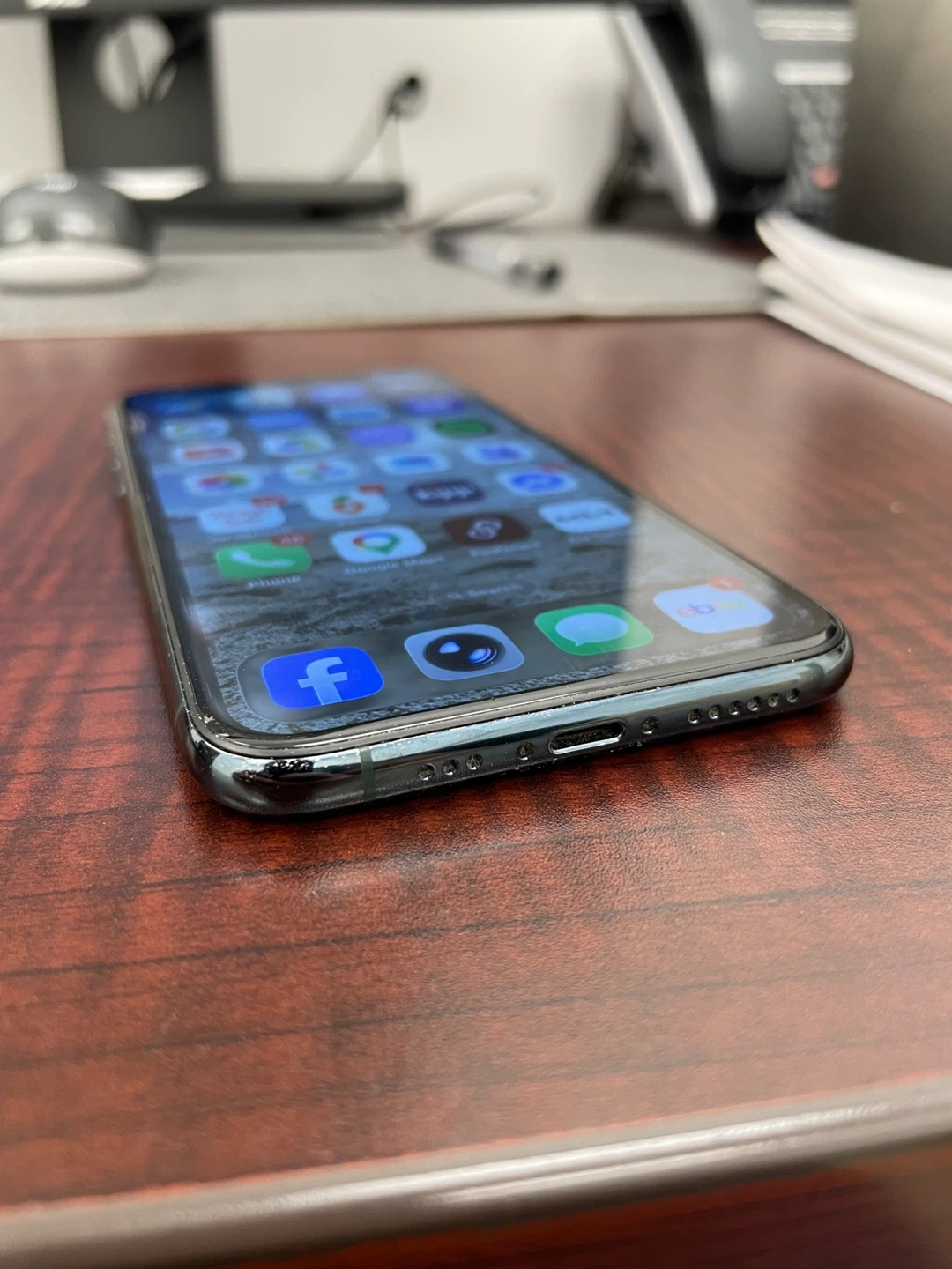 iPhone 11 Pro 256gb 82% Battery Unlocked - photo 2
