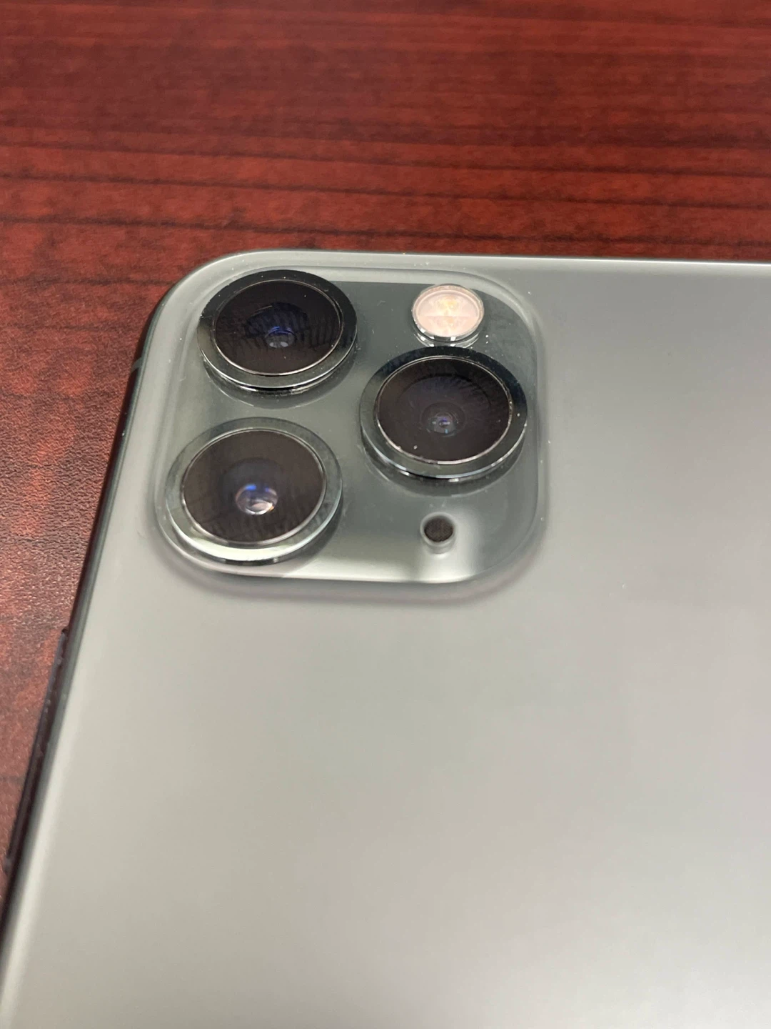 iPhone 11 Pro 256gb 82% Battery Unlocked - photo 4