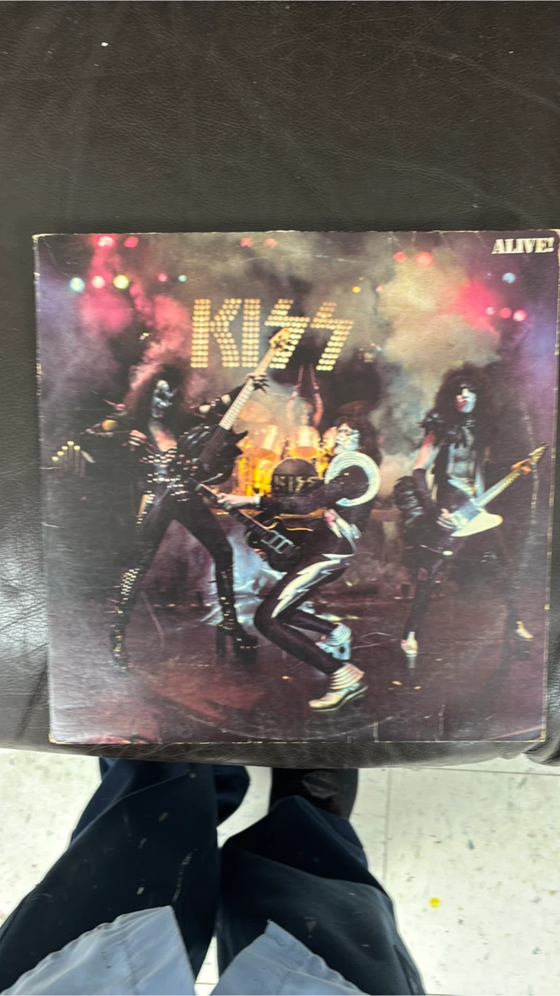 KISS ALIVE! 1975 Vinyl Record - photo 3
