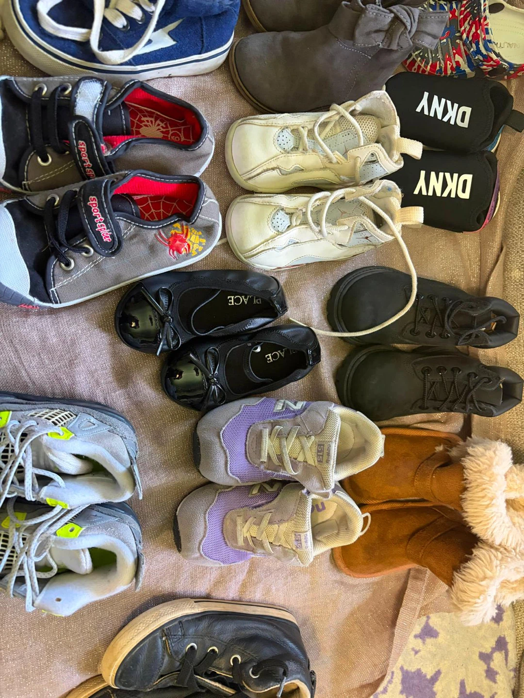 18 pair of shoes for toddlers. - photo 2