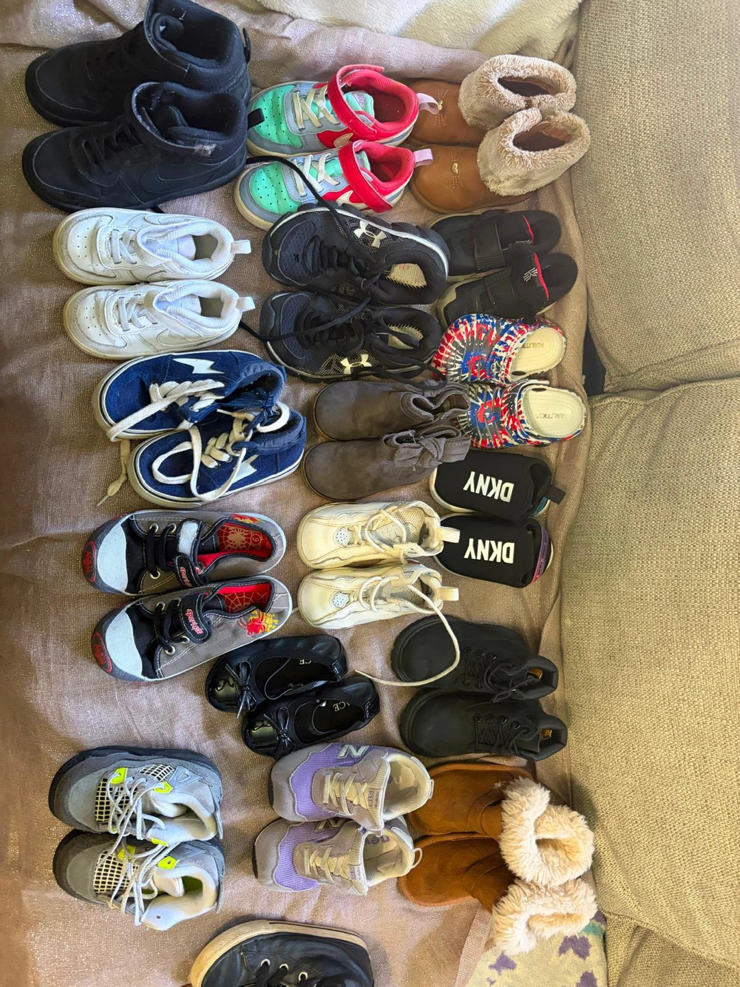18 pair of shoes for toddlers. - photo 5