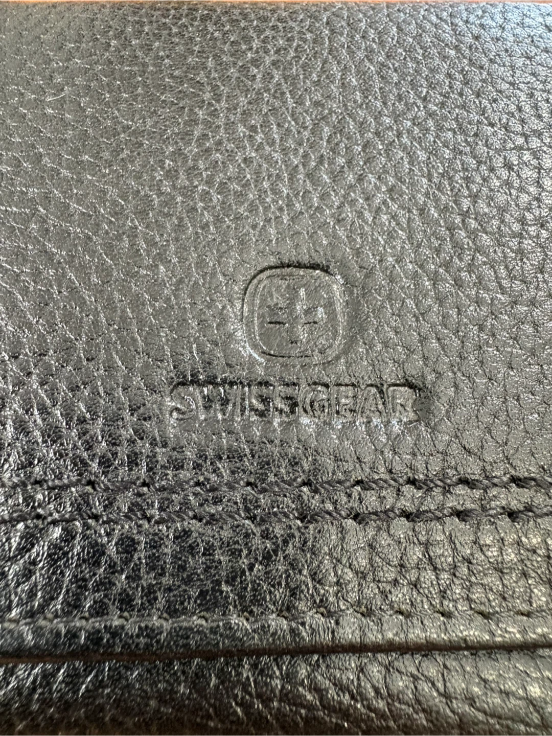 Swiss Gear Black Leather Bifold Wallet - photo 2