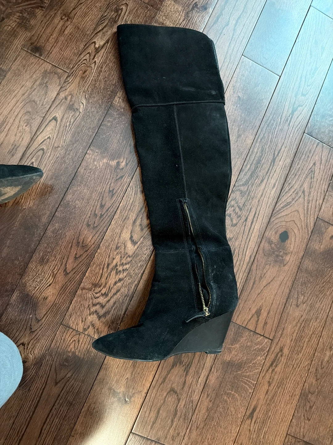 Black Suede Wedge Boots - photo 2