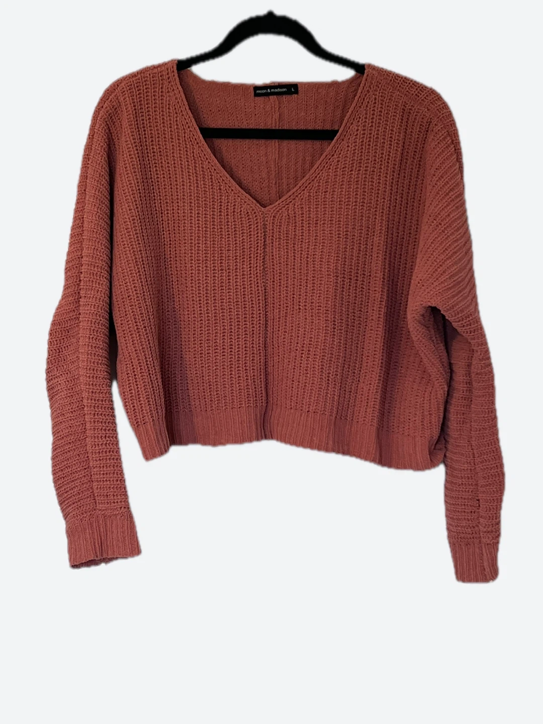 Moon & Madison Cropped V-Neck Sweater - photo 2