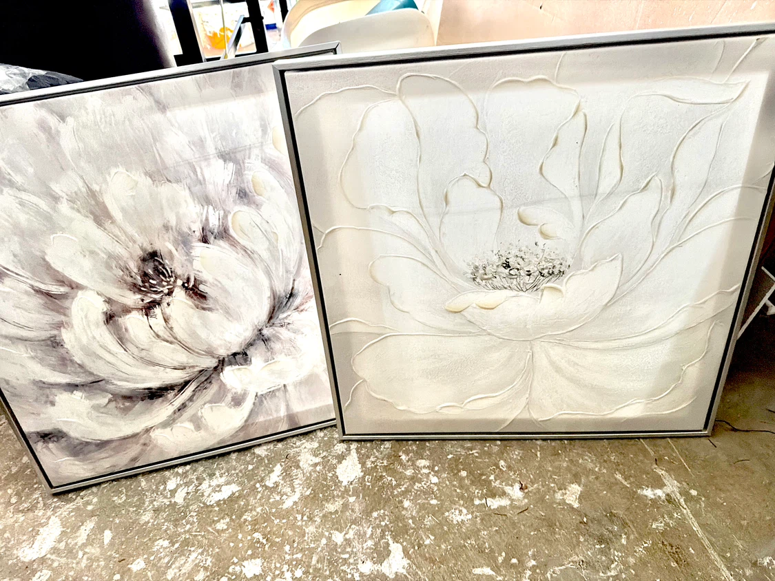 Decorative paintings in different sizes