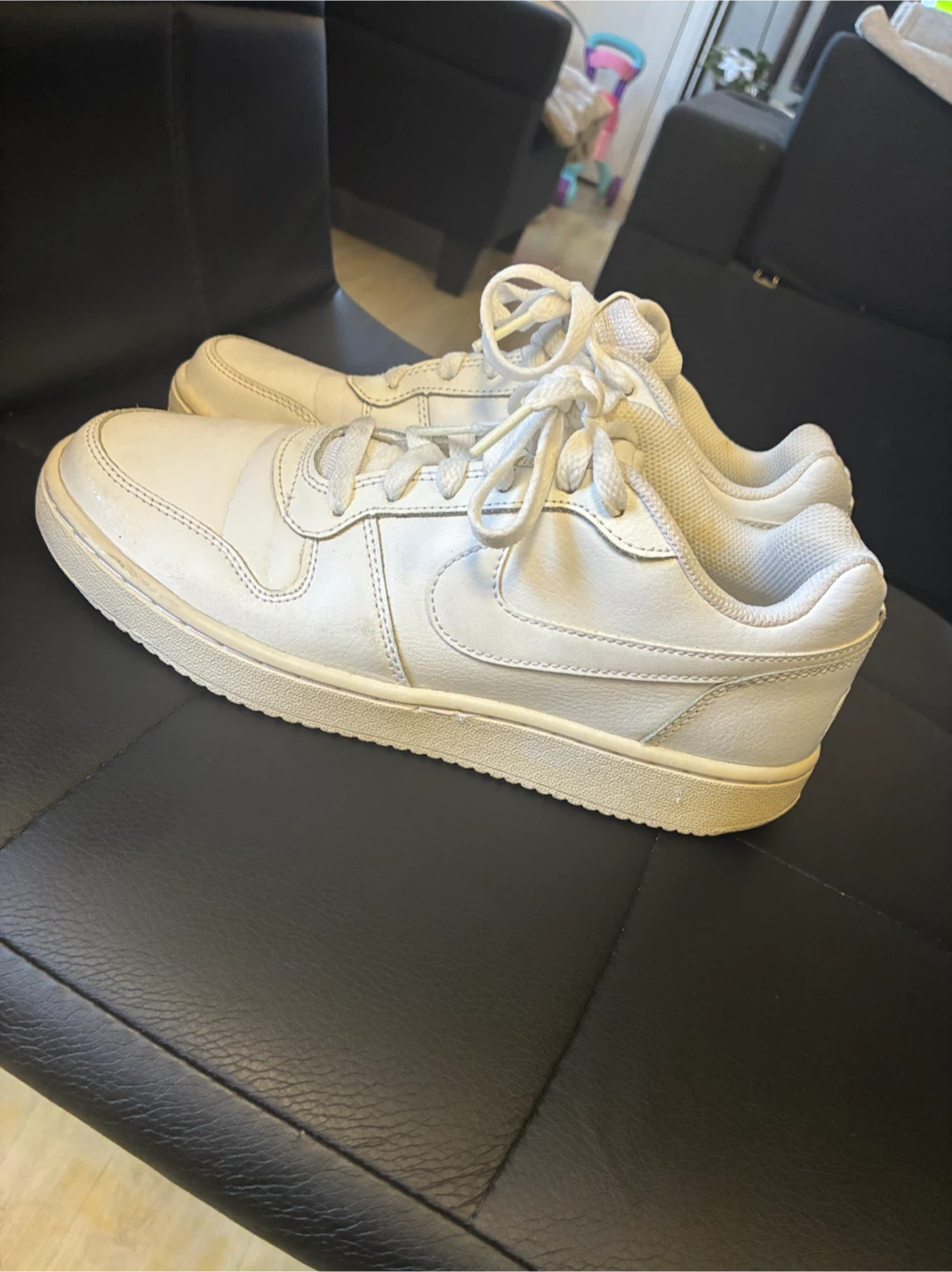 Nike White Low Top Sneakers - photo 2