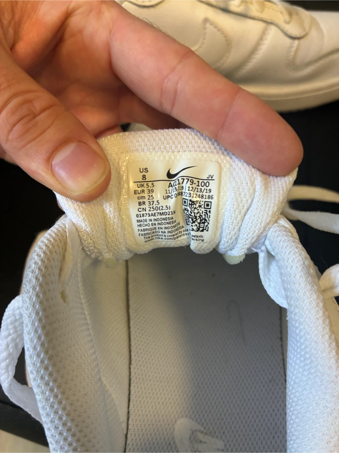 Nike White Low Top Sneakers - photo 4