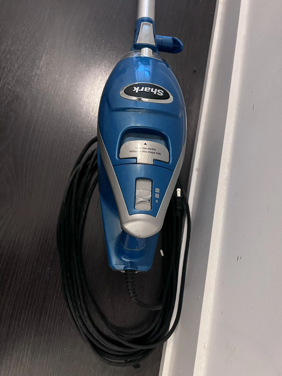 Shark Stick Vaccum - Excellent condition - photo 3