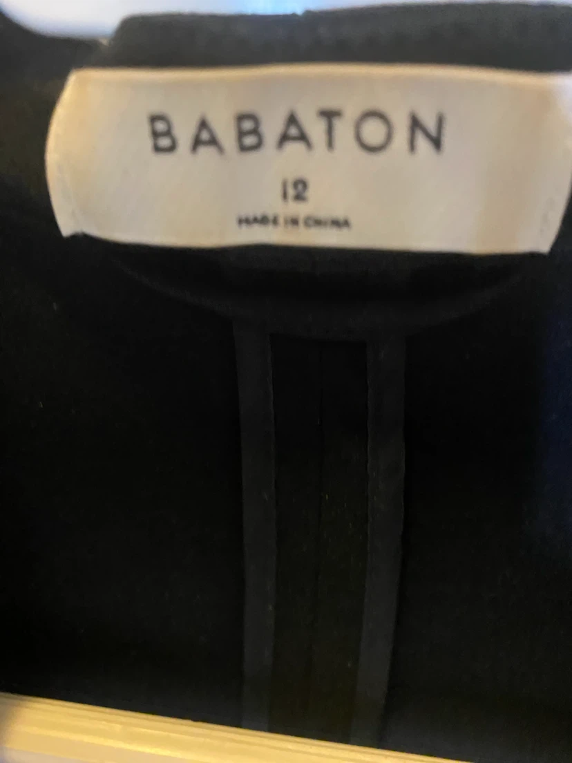 Aritzia Babaton Black Blazer - Size 12 - photo 3