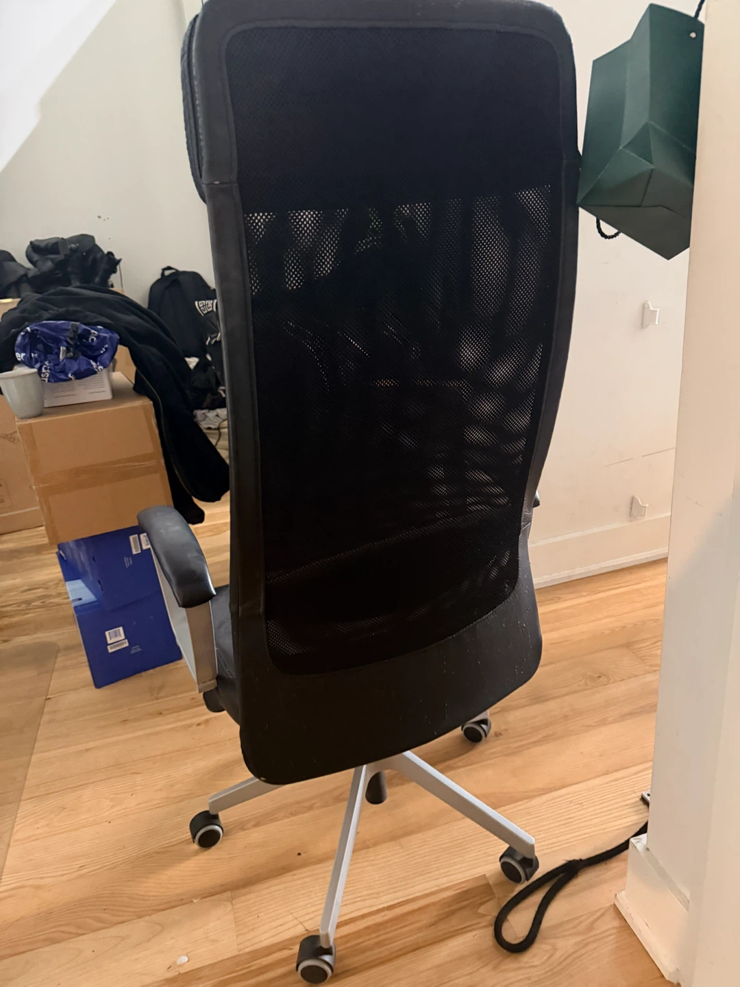 Black Mesh Office Chair with cat scratches - photo 2