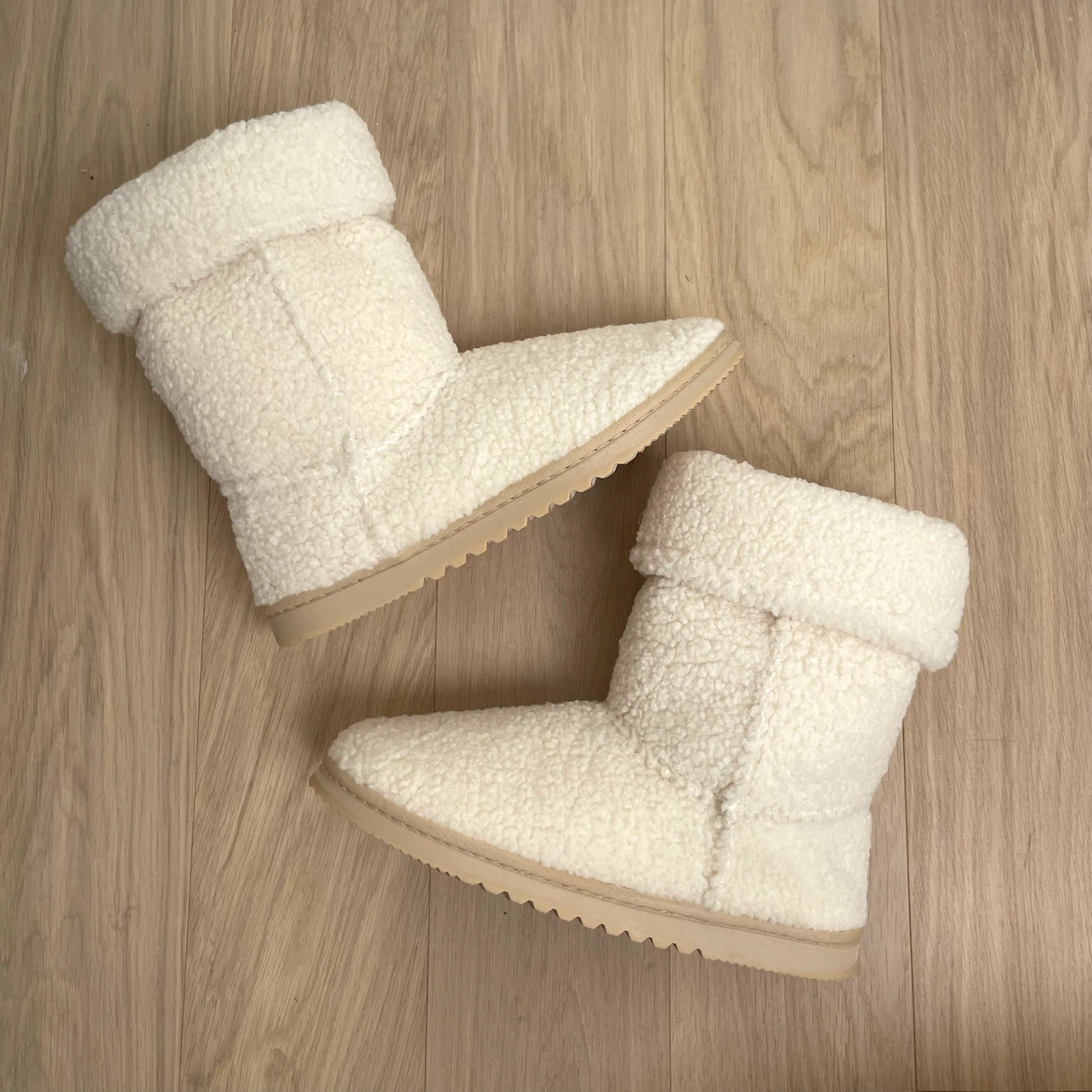 🆕 Sherpa Faux Fur Fold-Over Slipper Booties - Large - photo 3
