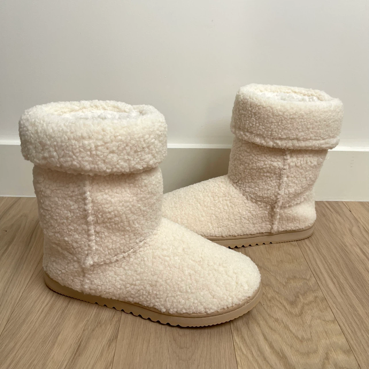 🆕 Sherpa Faux Fur Fold-Over Slipper Booties - Large - photo 4