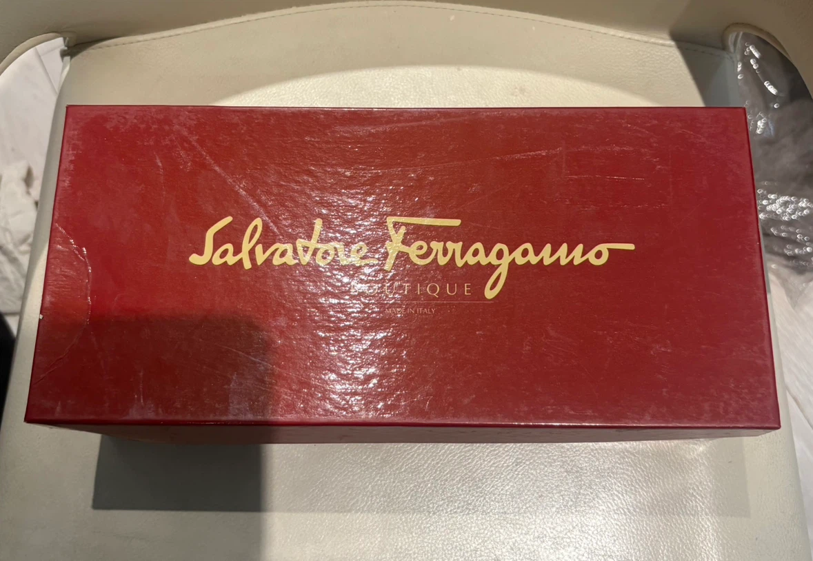New Salvatore Ferragamo Vara Leather Pumps Ivory/Gold 5C w Box - photo 5