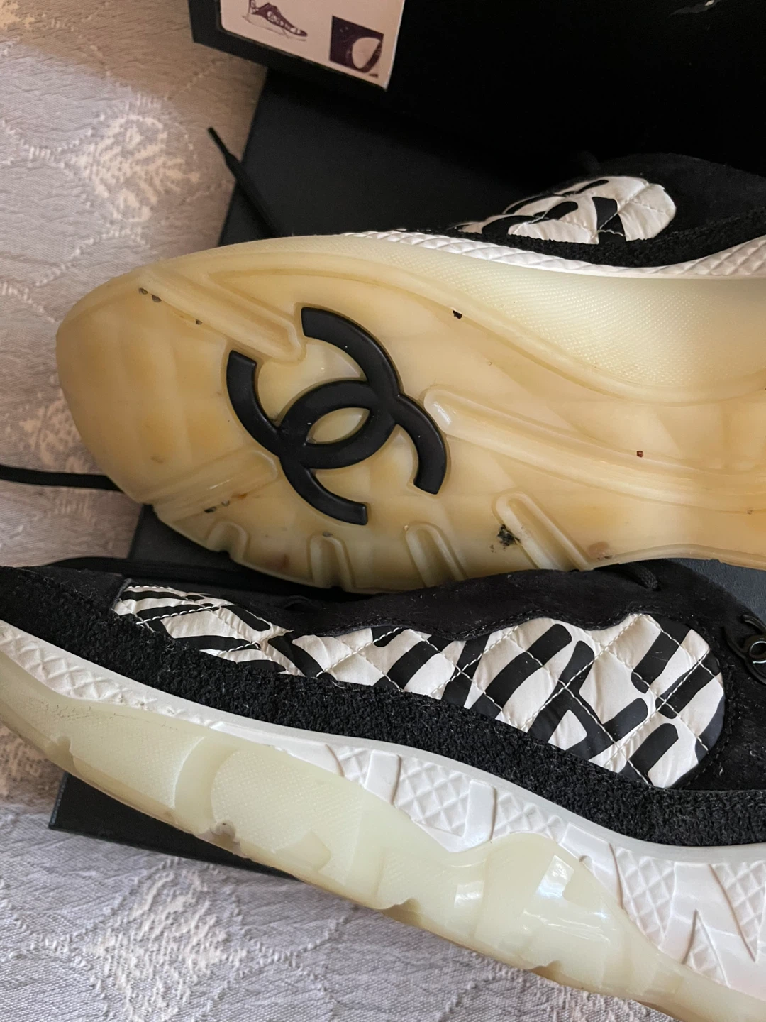 CHANEL Black & White Sneakers Size 40 - photo 3