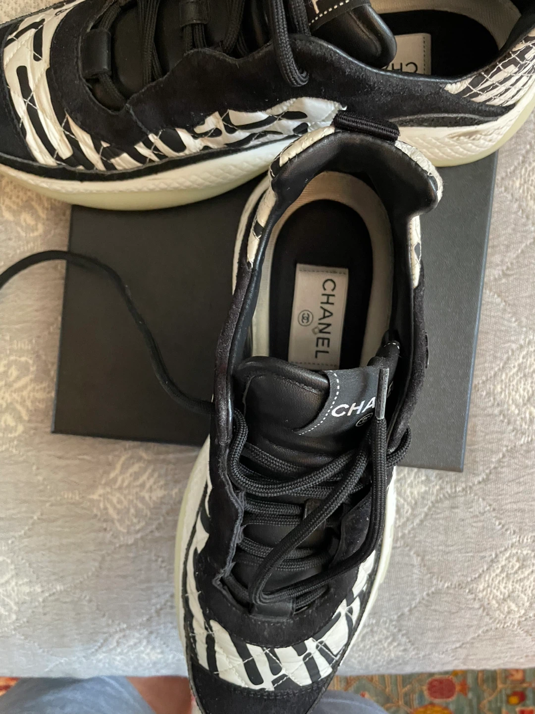 CHANEL Black & White Sneakers Size 40 - photo 4