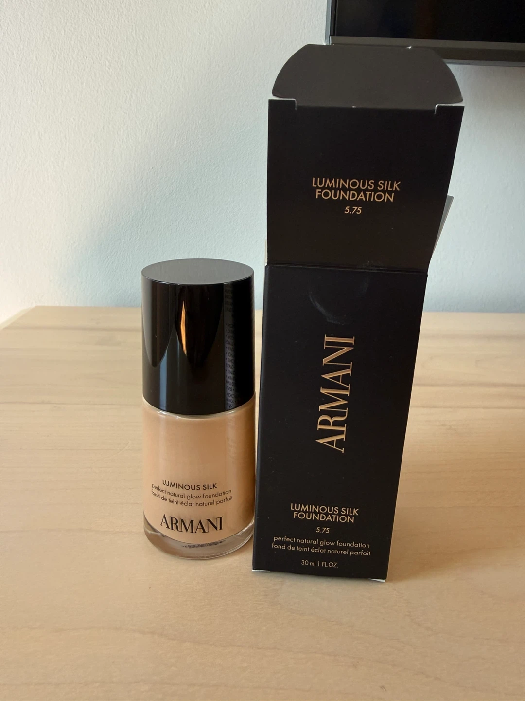 Armani Luminous Silk Foundation 5.75 NEW
