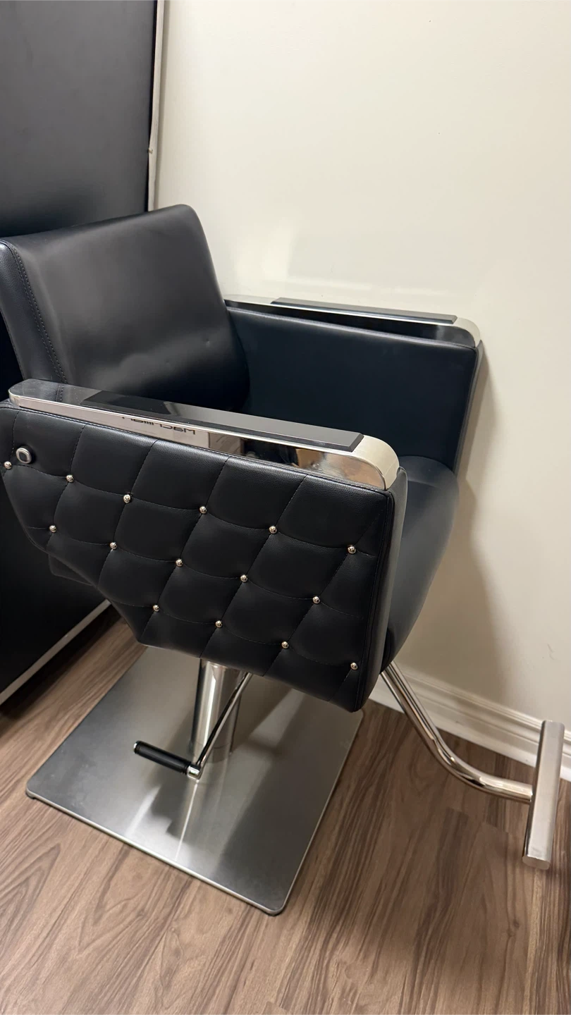 Black Tufted Salon Chair