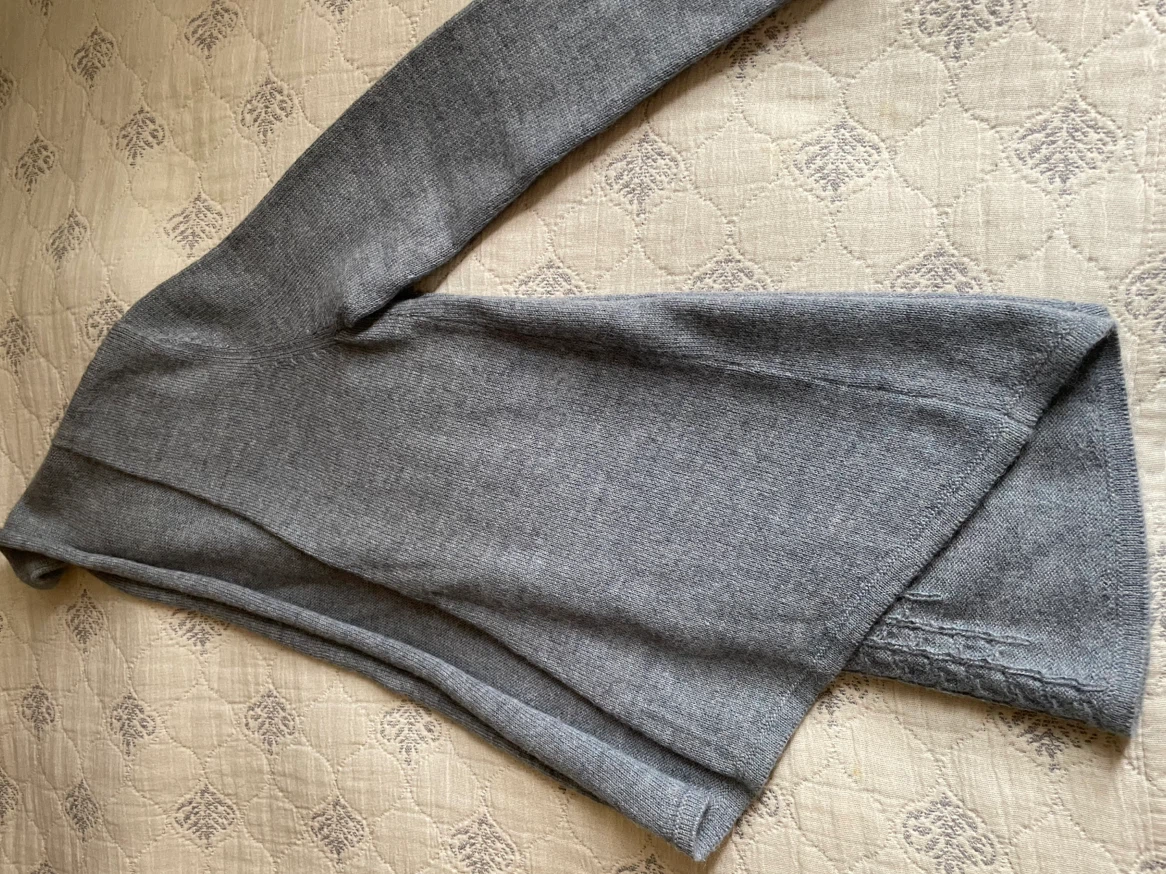 KLIE Grey Cable Knit Sweater