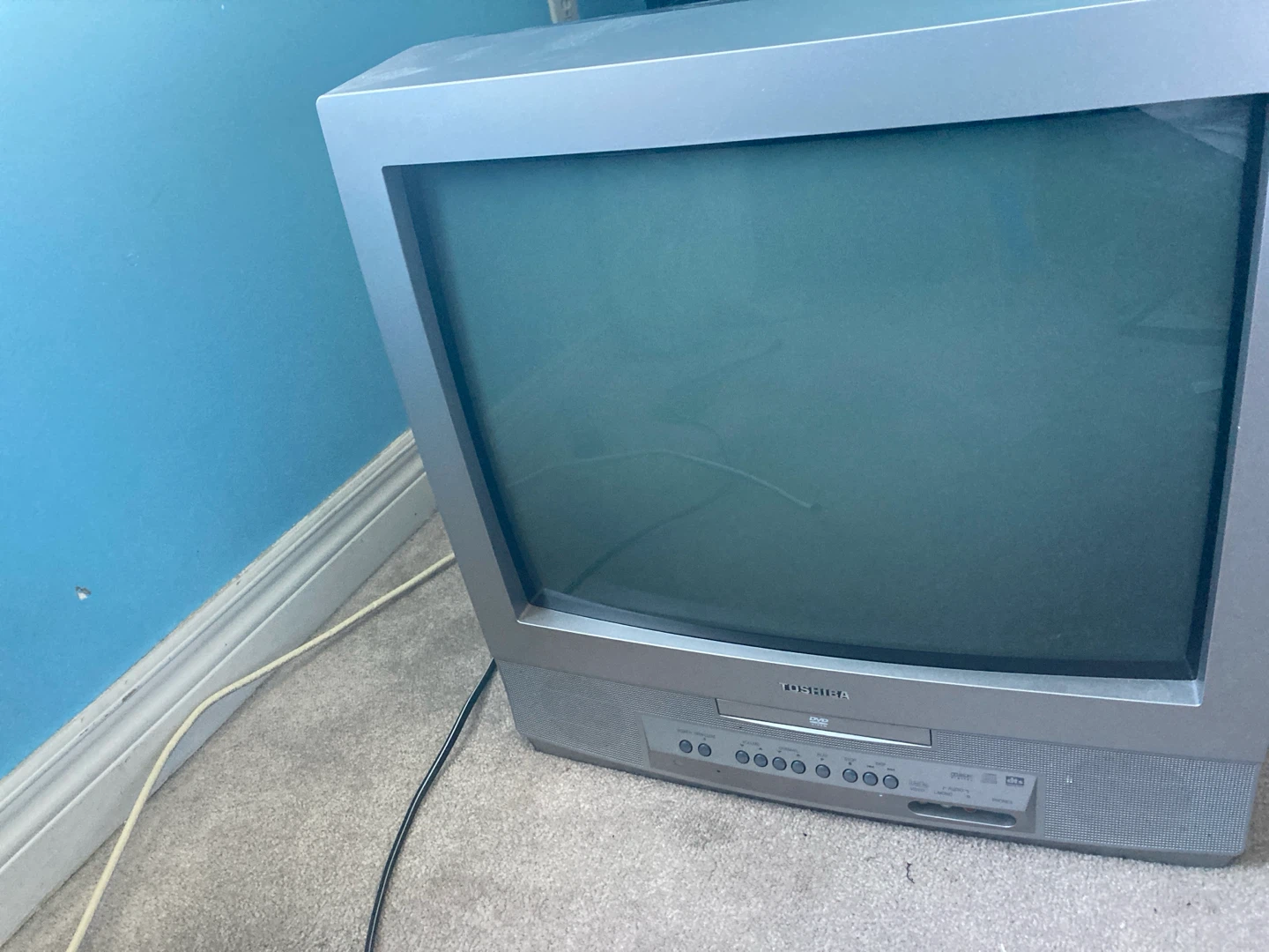 Toshiba TV/DVD Combination Model No. MD20Q41C