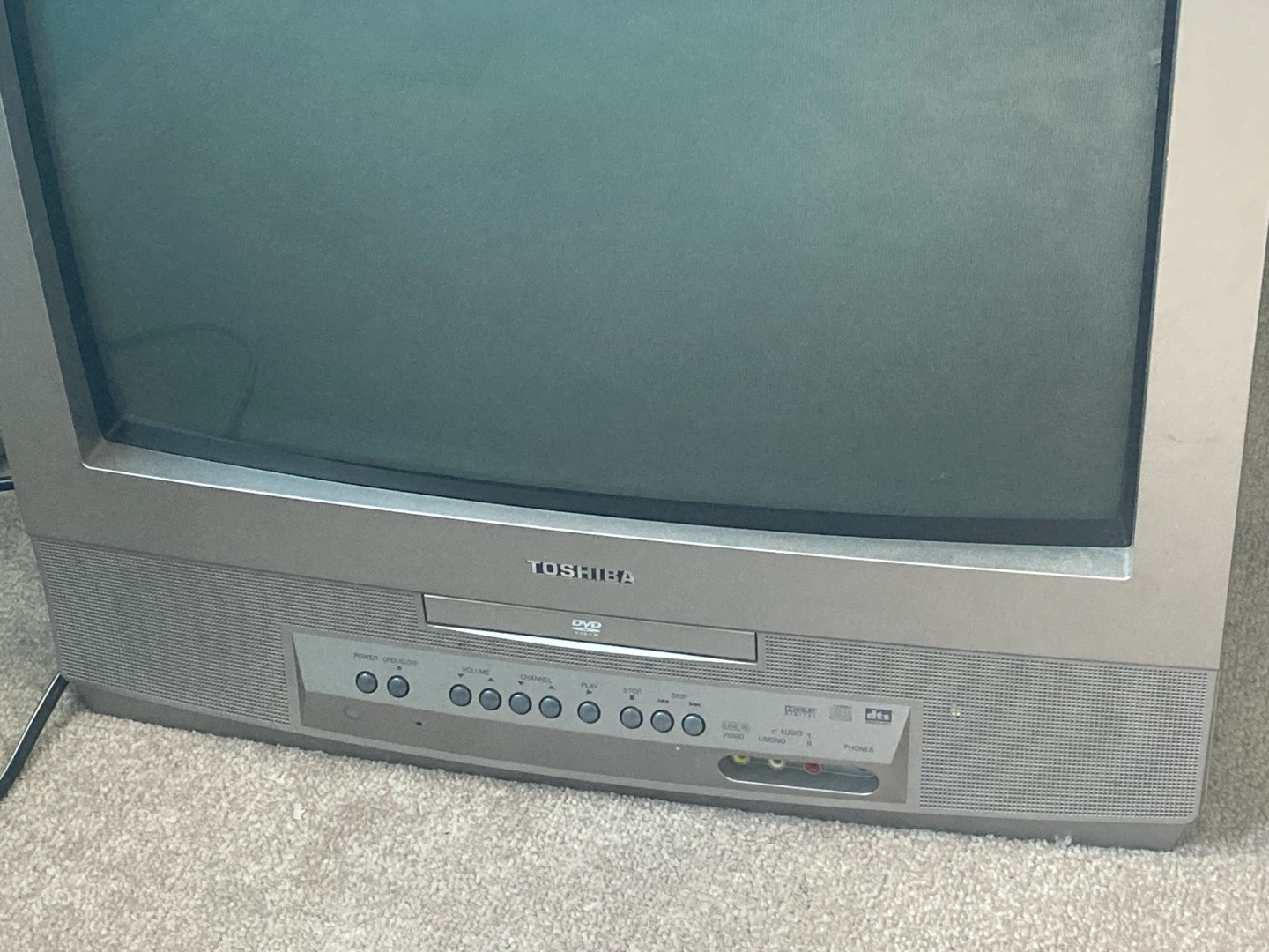 Toshiba TV/DVD Combination Model No. MD20Q41C - photo 4