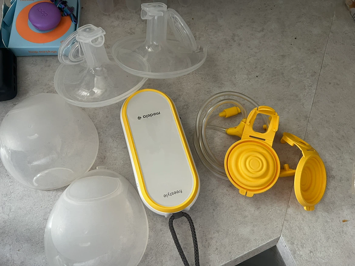 Medela Freestyle Double Electric Breast Pump - photo 2