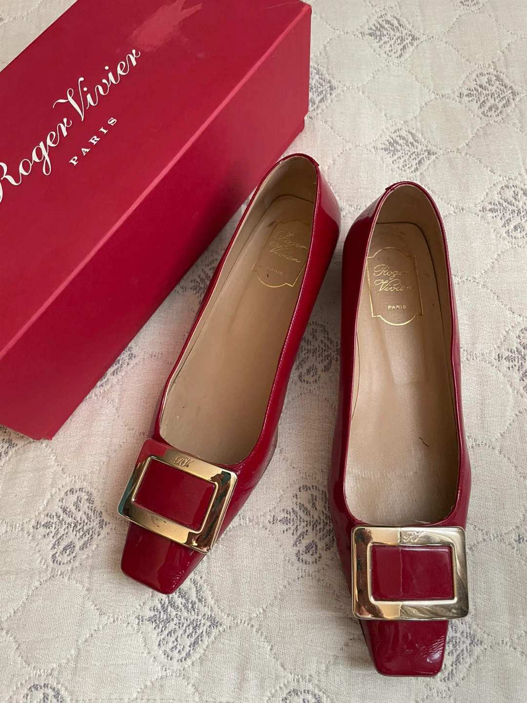 Roger Vivier Red Patent Leather Buckle Flats Size 40 - photo 4