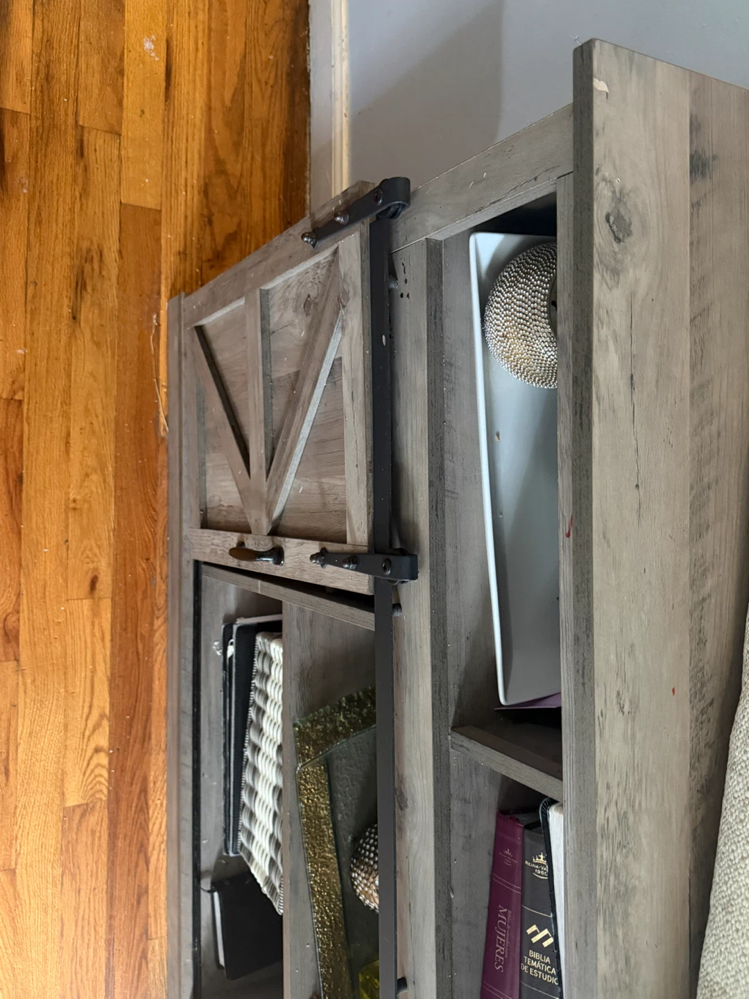 Rustic Barn Door TV Stand / Media Console - photo 3