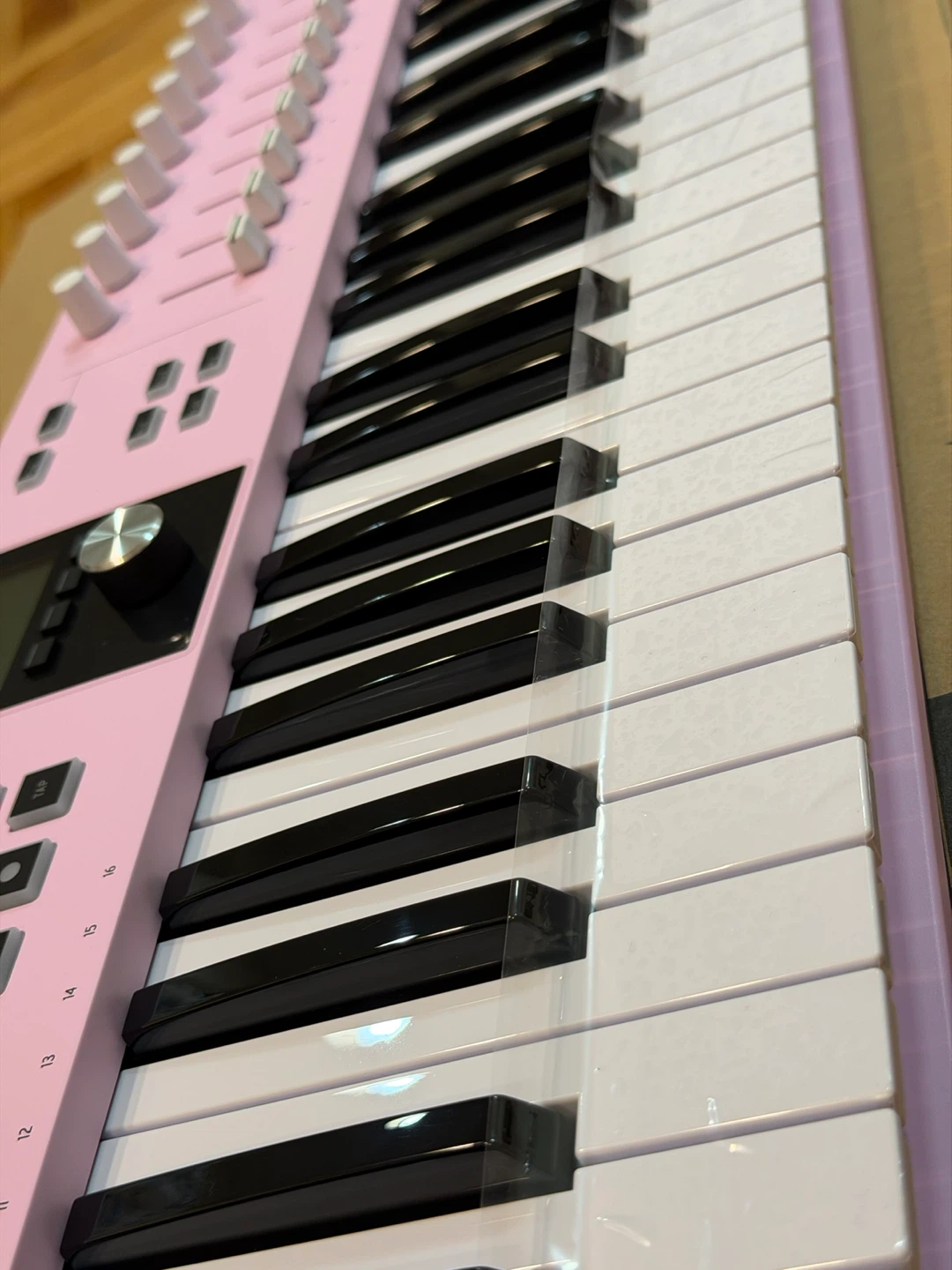 Arturia KeyLab Essential 49 Rose Quartz MIDI Controller - photo 4