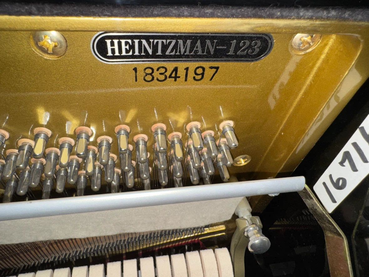 Heintzman & Co. Upright Piano - photo 2