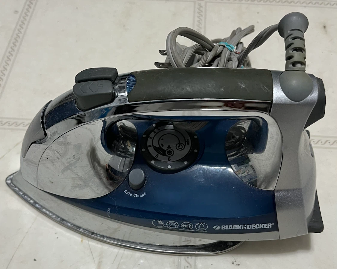 Black & Decker Steam Iron - photo 2