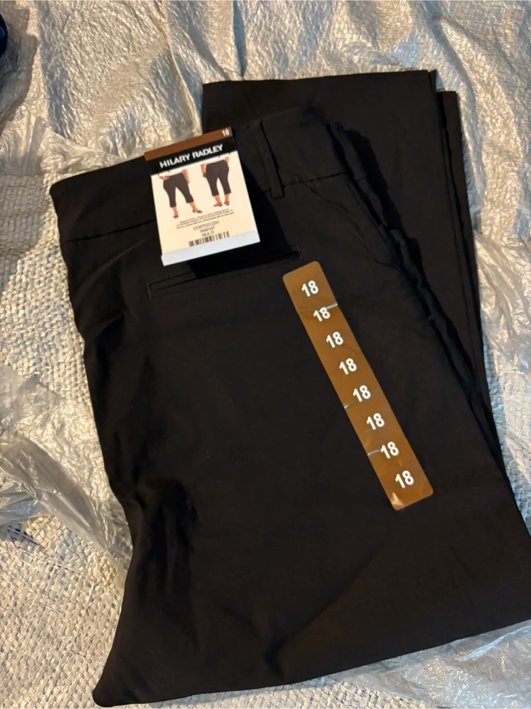 HILARY RADLEY Women's Black Capris Size 18