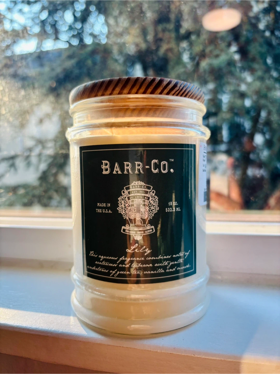 🕯️ Barr-Co. “Lily” Scented Candle — 18 oz