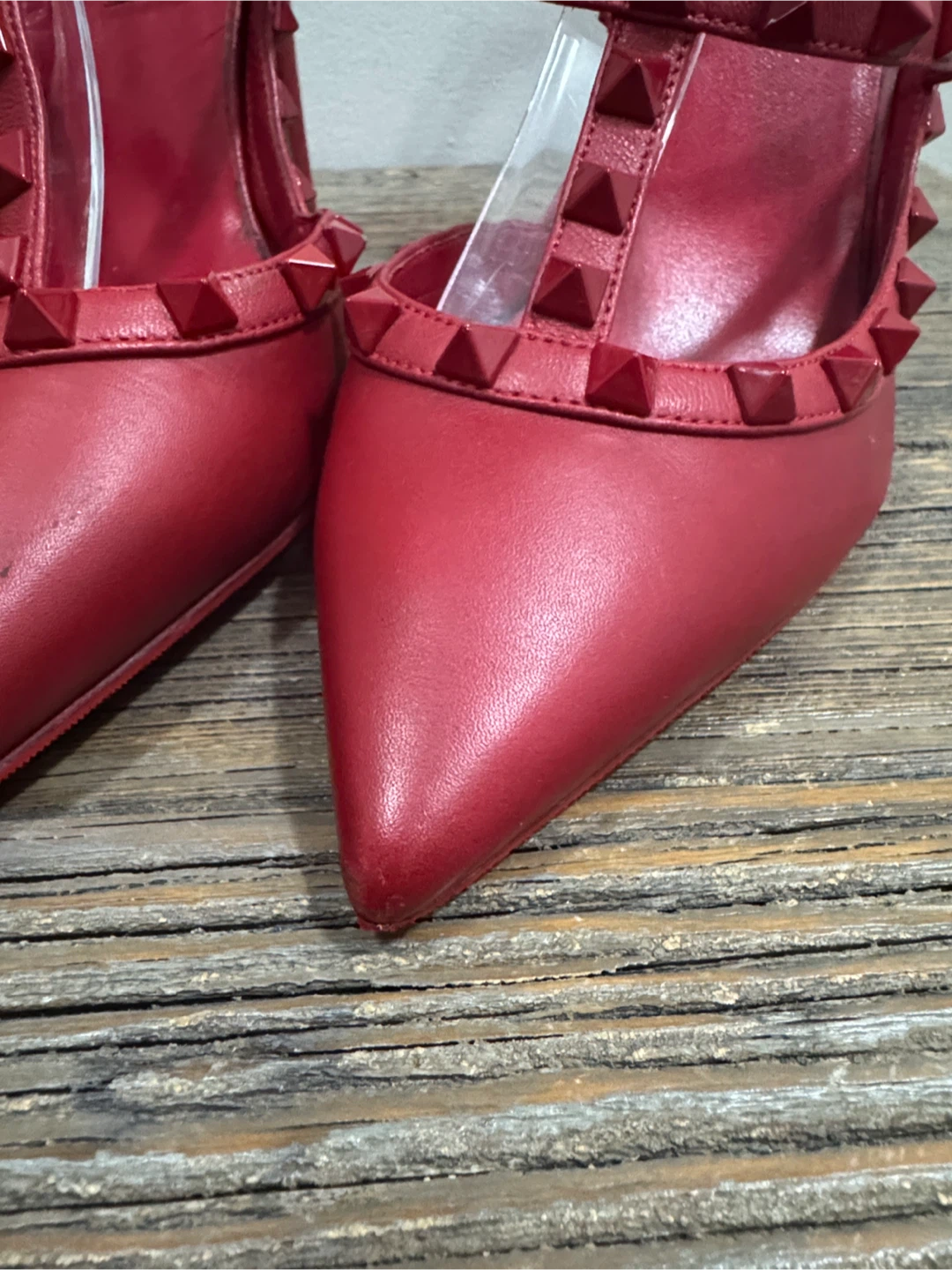 Valentino Garavani Red rockstud T-Strap Heels size 38.5 - photo 4