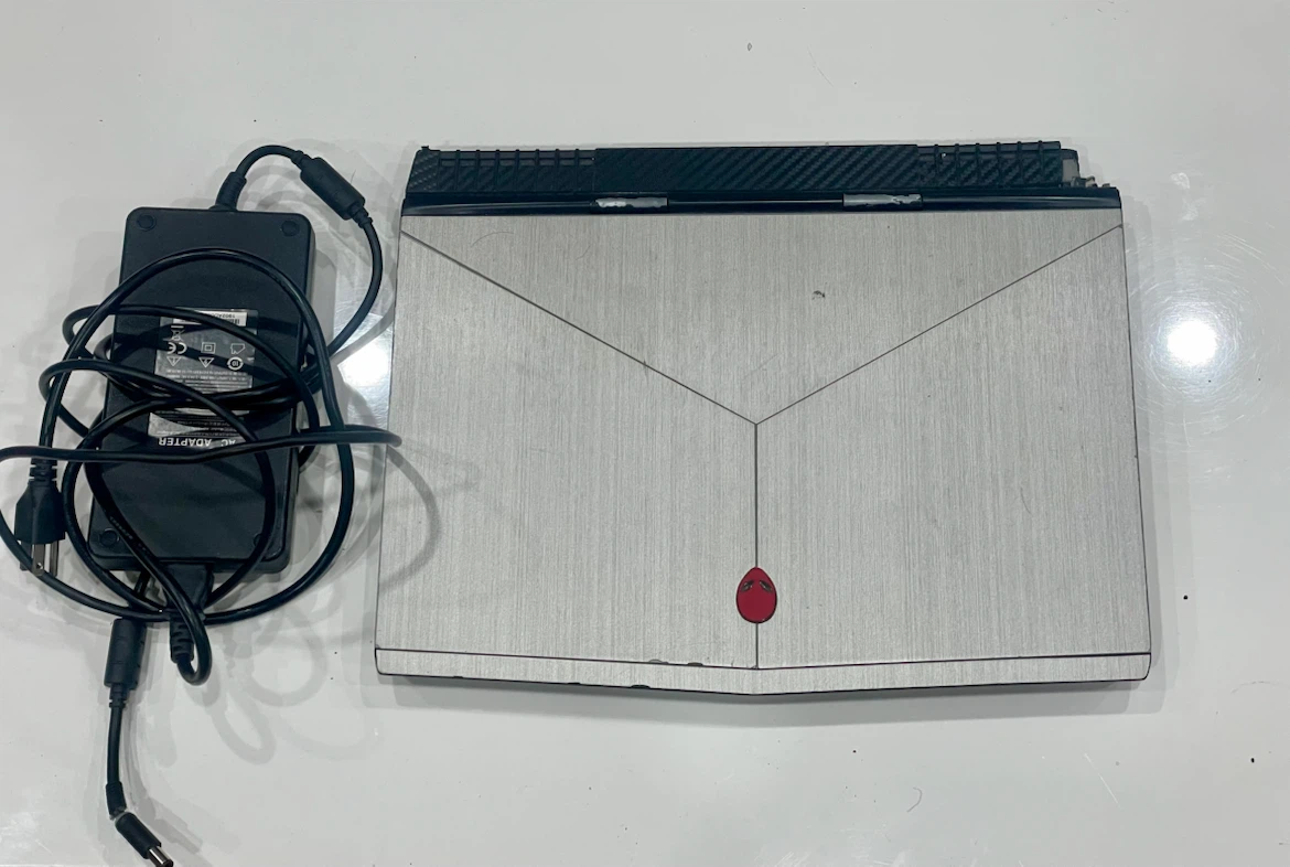 Alienware Laptop - Charger & Mouse Included - photo 2